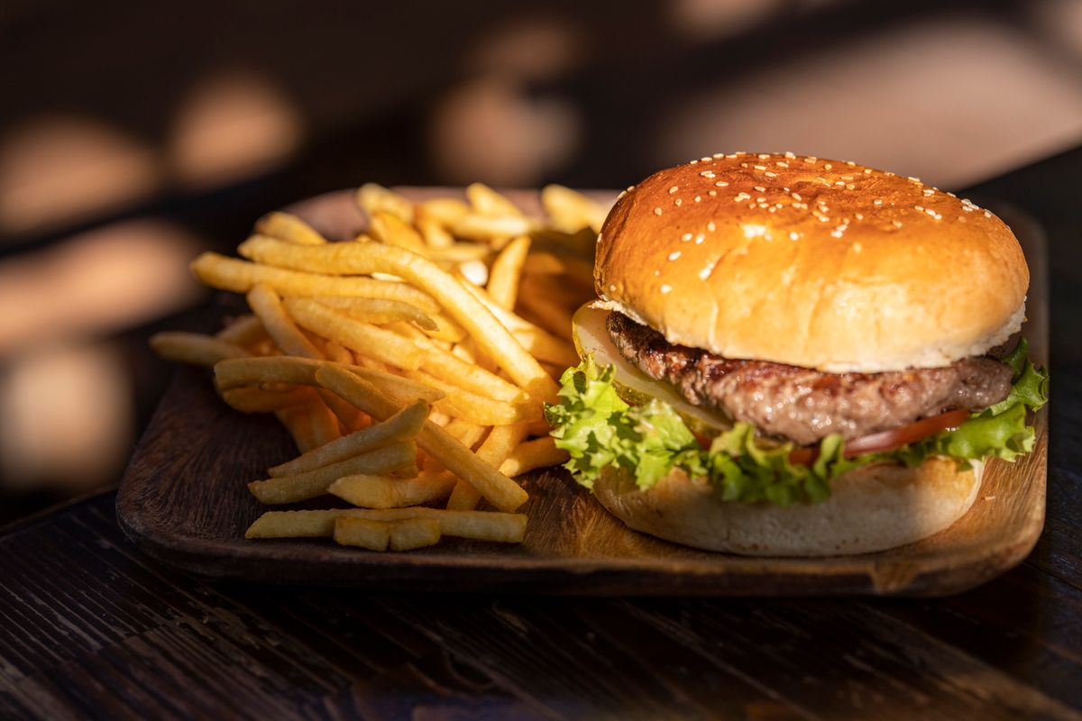 Illustrative American food photo; not a photo of 9er's Grill